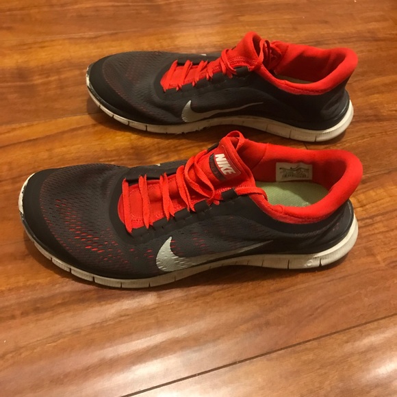 Red/Black Nike Free Run 3.0 size 13M barely worn - Picture 3 of 4